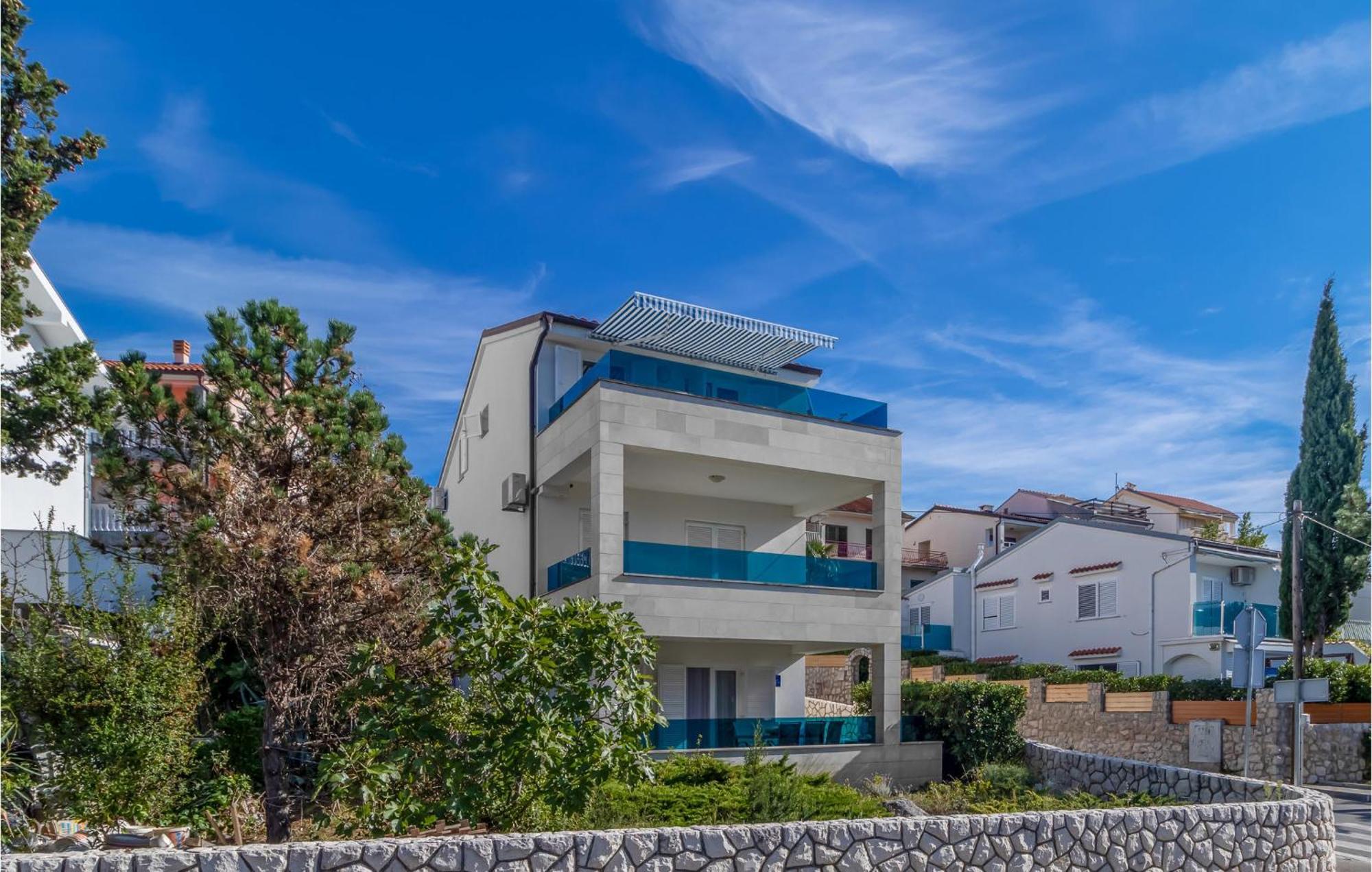 Stunning Apartment In Dramalj With House Sea View Dış mekan fotoğraf