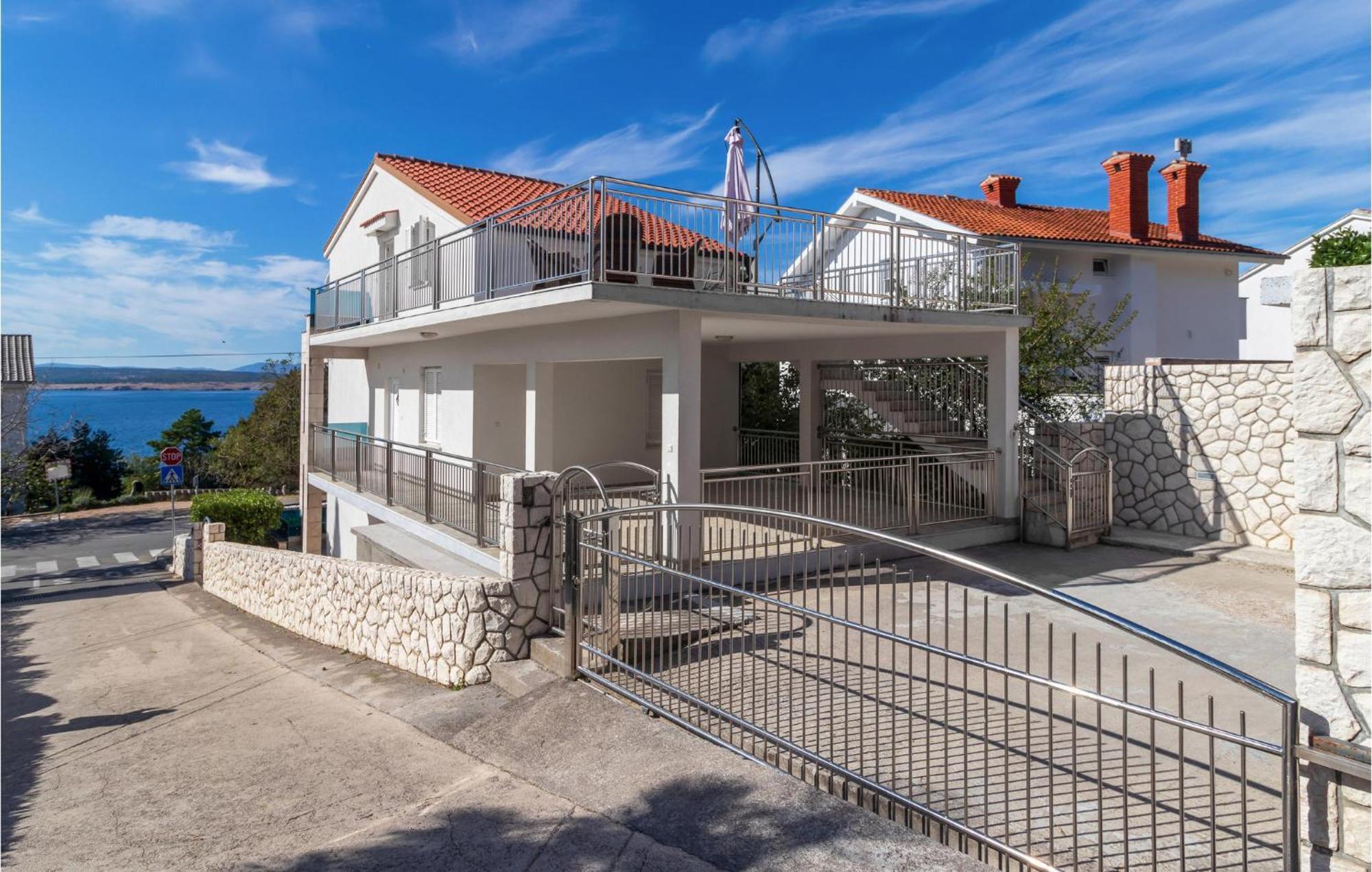 Stunning Apartment In Dramalj With House Sea View Dış mekan fotoğraf
